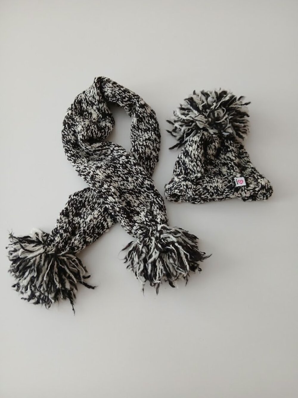 UNGARO Baby Hat & Scarf Set 6-12mo